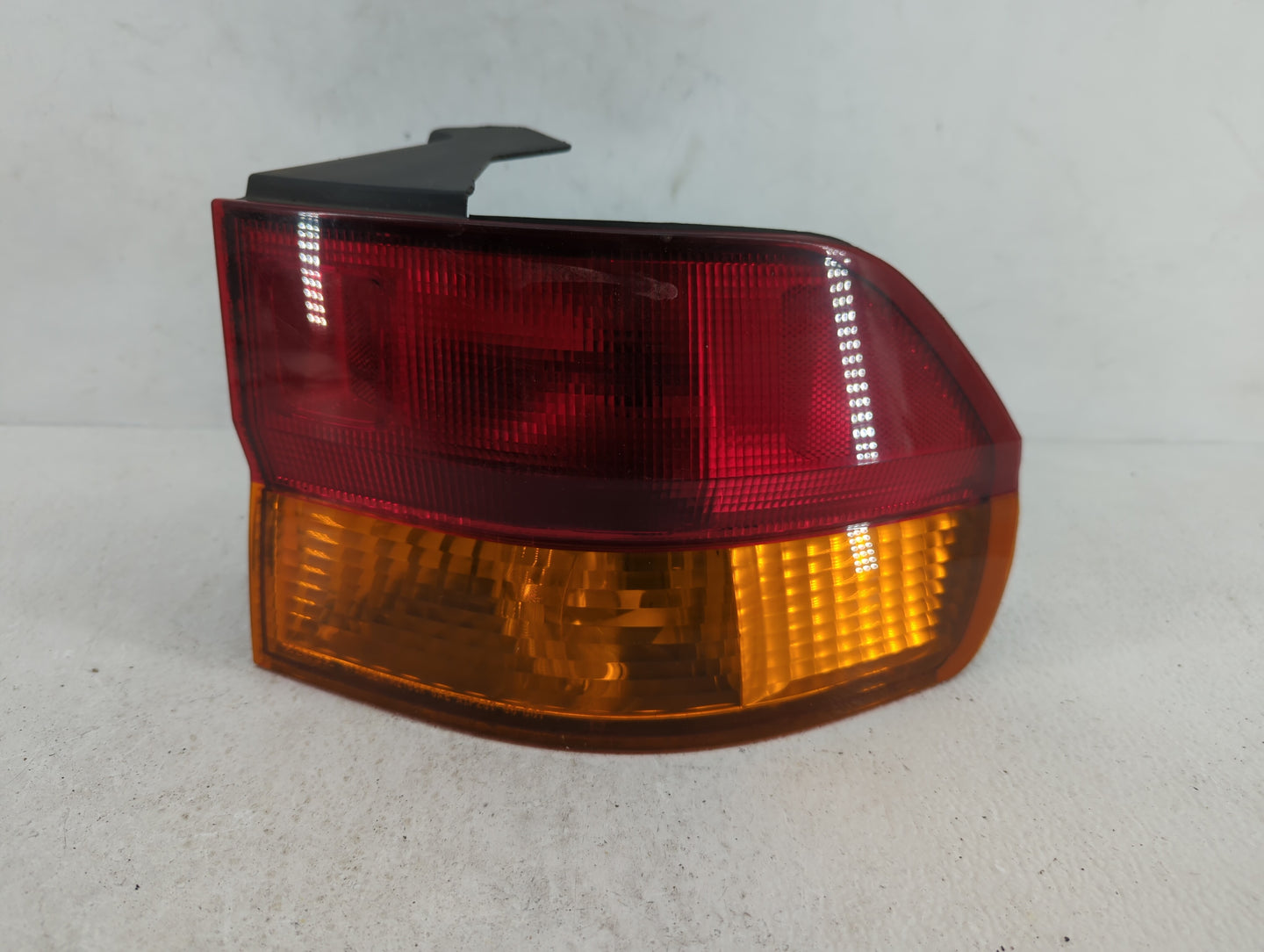2002-2004 Honda Odyssey Tail Light Assembly Passenger Right OEM P/N:017440 Fits Fits 2002 2003 2004 OEM Used Auto Parts - Oe