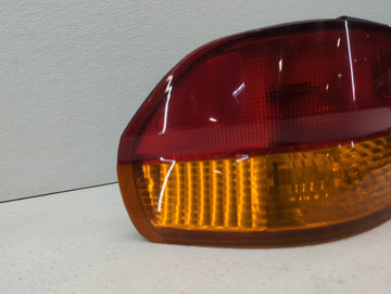 2002-2004 Honda Odyssey Tail Light Assembly Driver Left OEM P/N:R2165L 317-1961L-AS-YR Fits Fits 2002 2003 2004 OEM Used Auto Parts