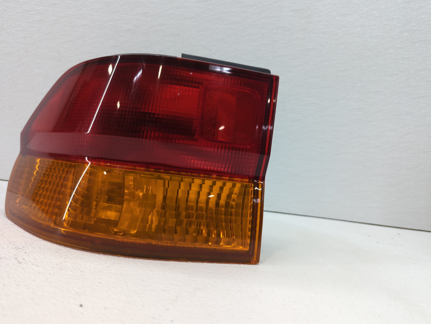 2002-2004 Honda Odyssey Tail Light Assembly Driver Left OEM P/N:R2165L 317-1961L-AS-YR Fits Fits 2002 2003 2004 OEM Used Aut
