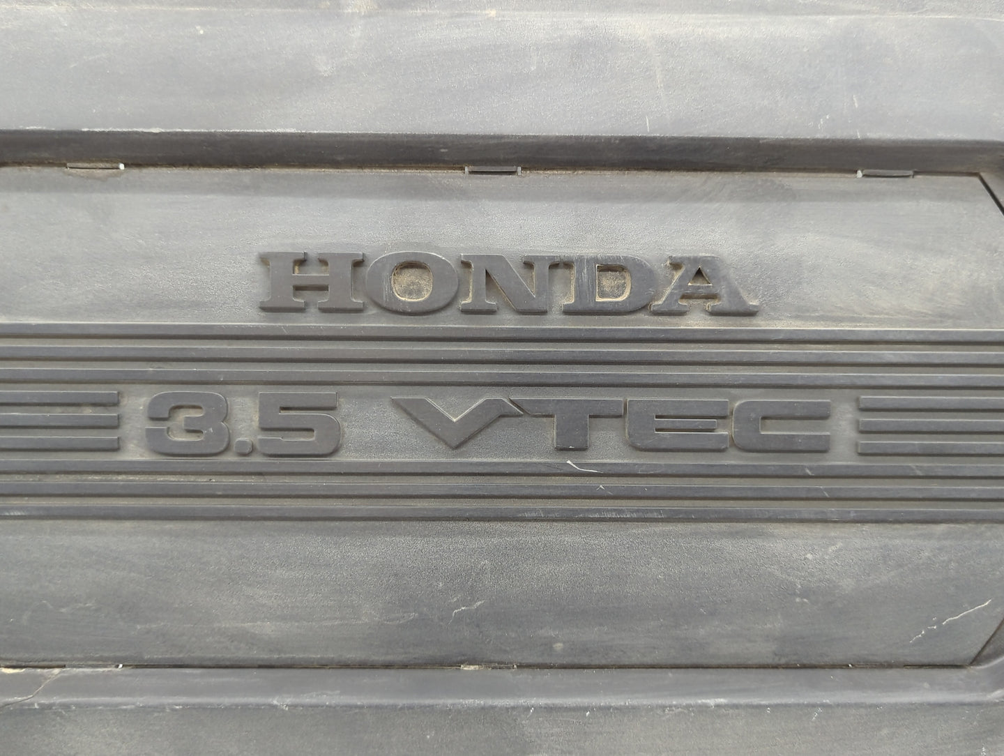 2004 Honda Odyssey Engine Cover - Oemusedautoparts1.com