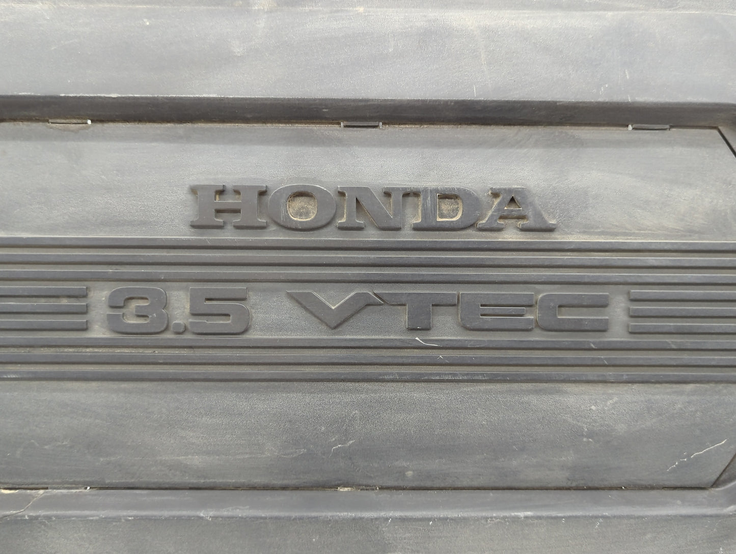 2004 Honda Odyssey Engine Cover - Oemusedautoparts1.com