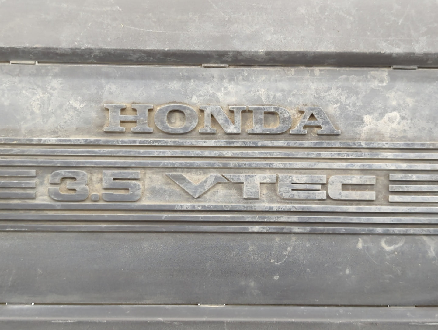 2004 Honda Odyssey Engine Cover - Oemusedautoparts1.com
