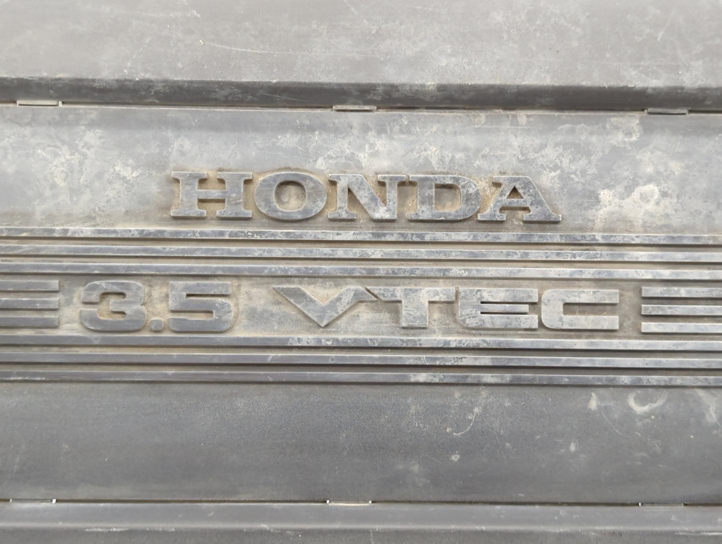 2004 Honda Odyssey Engine Cover - Oemusedautoparts1.com