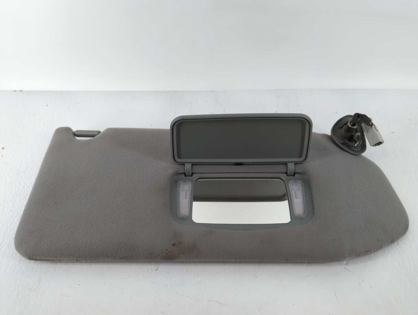 1999-2004 Honda Odyssey Sun Visor Shade Replacement Passenger Right Mirror Fits Fits 1999 2000 2001 2002 2003 2004 OEM Used 