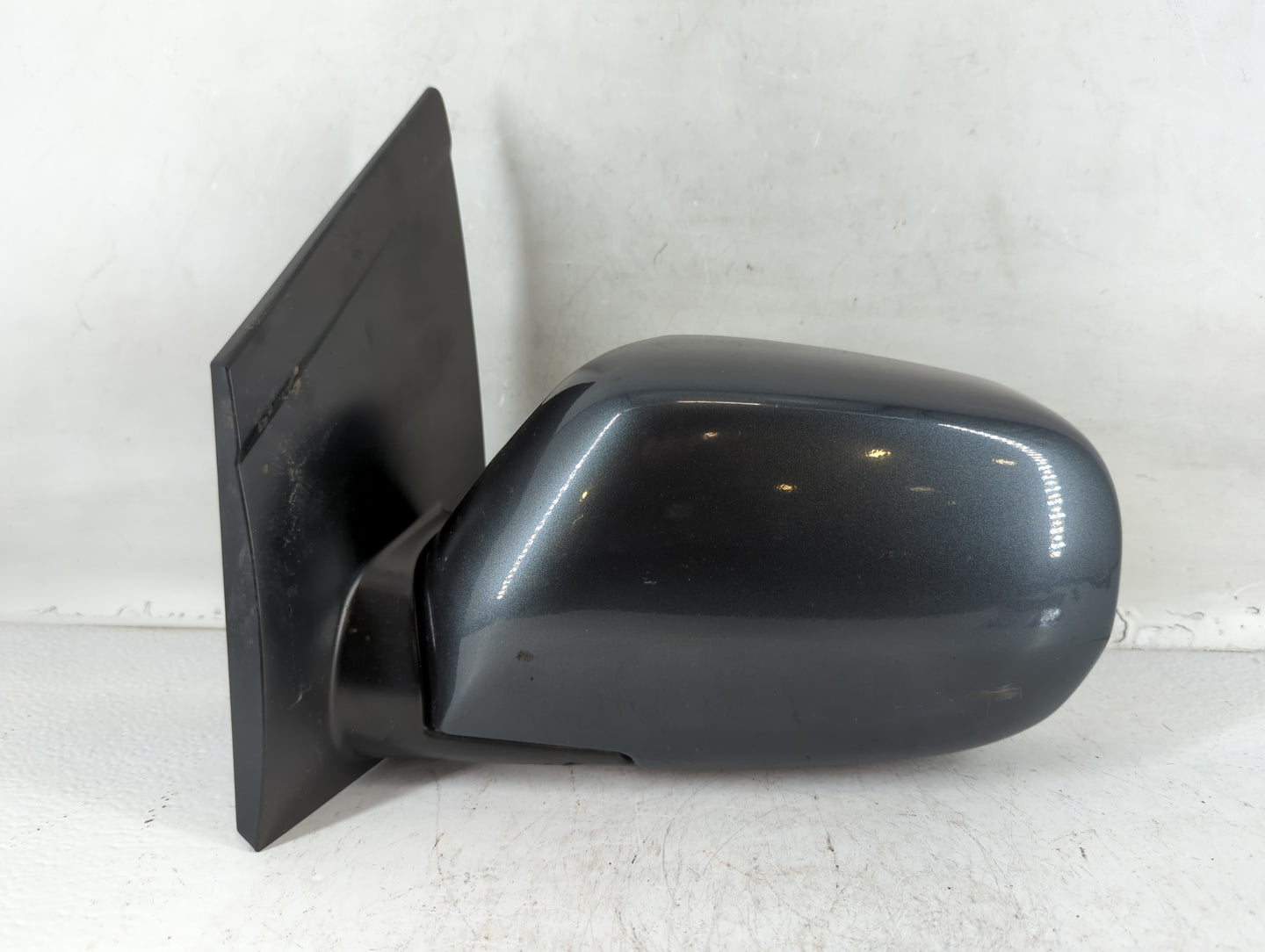1999-2004 Honda Odyssey Driver Side View Mirror - Left Door Mirror OEM Used - Oemusedautoparts1.com