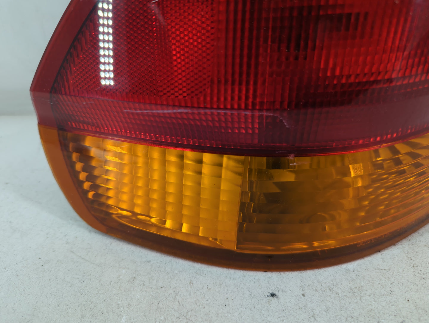2002-2004 Honda Odyssey Tail Light Assembly Driver Left OEM P/N:7443 Fits Fits 2002 2003 2004 OEM Used Auto Parts - Oemuseda