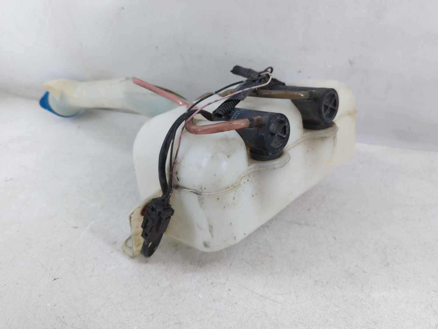 1999-2004 Honda Odyssey Windshield Washer Fluid Reservoir Bottle Oem - Oemusedautoparts1.com