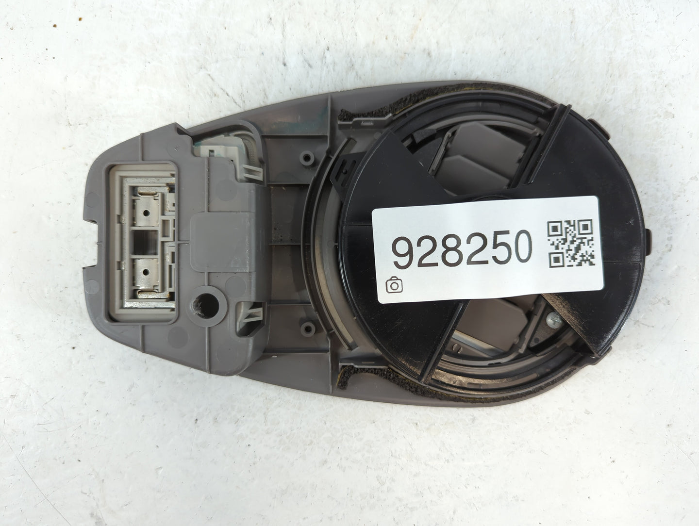 2004 Honda Odyssey Overhead Roof Console - Oemusedautoparts1.com