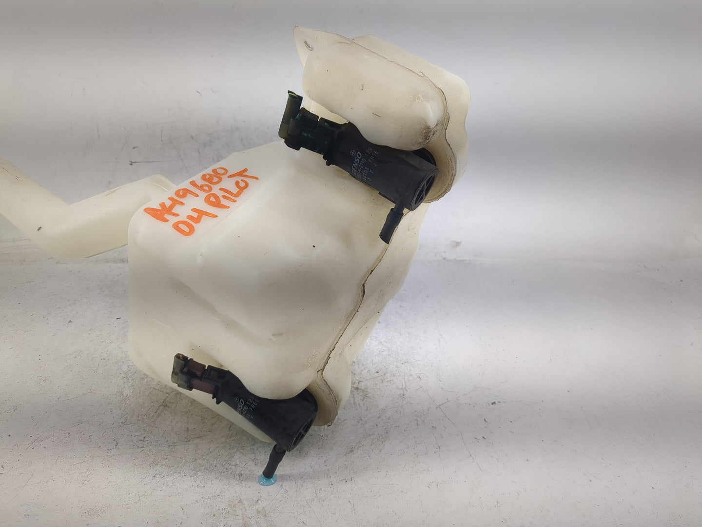 2003-2005 Honda Pilot Windshield Washer Fluid Reservoir Bottle Oem 1248826 - Oemusedautoparts1.com
