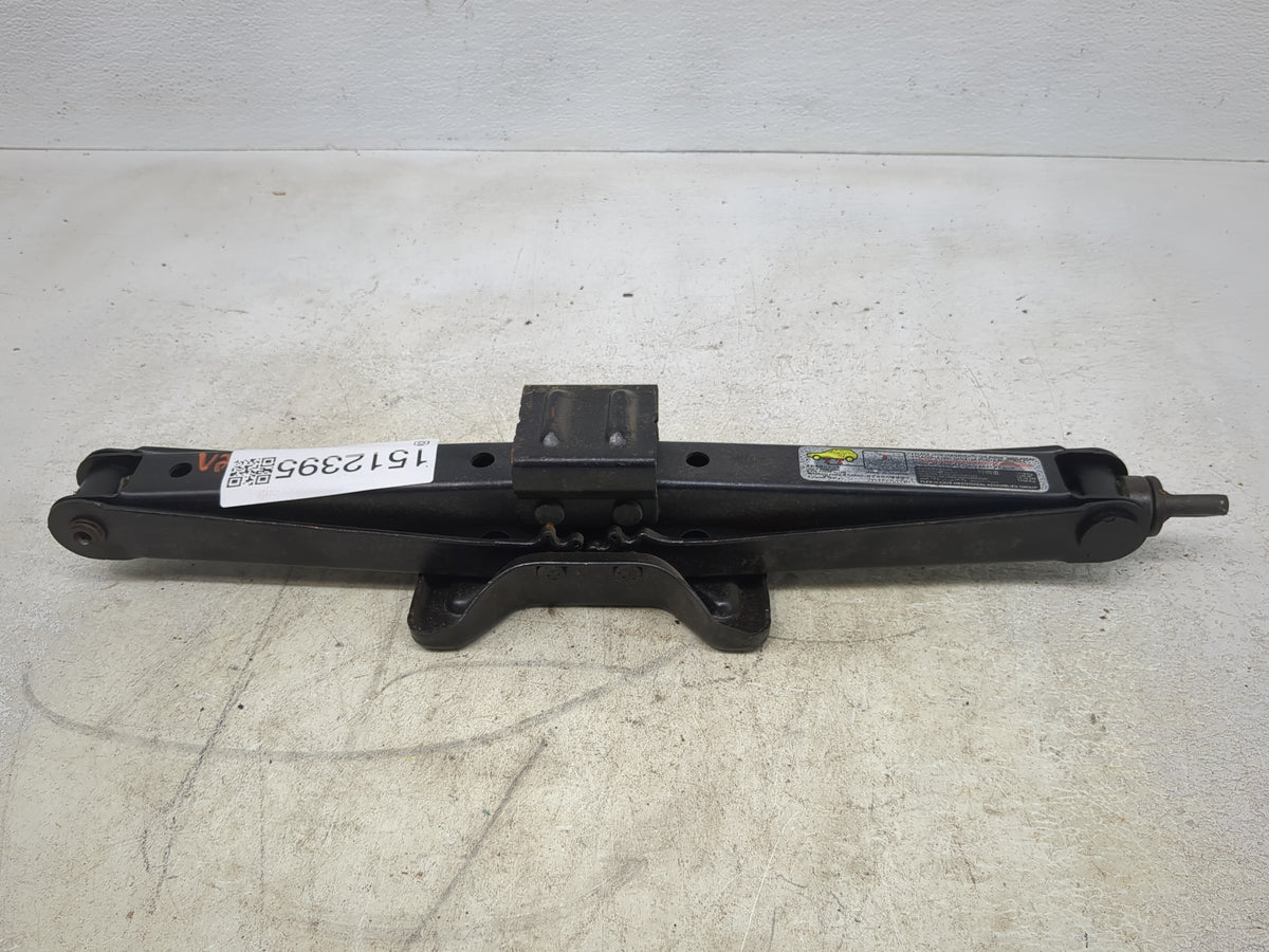 2004 Honda Pilot Spare Scissor Car Jack - Oemusedautoparts1.com