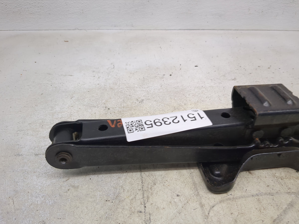 2004 Honda Pilot Spare Scissor Car Jack - Oemusedautoparts1.com