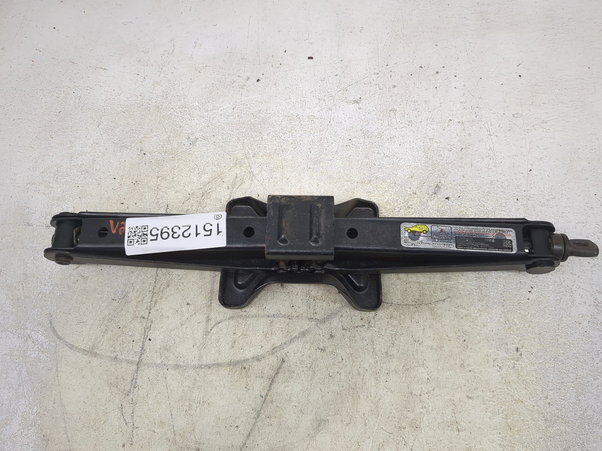 2004 Honda Pilot Spare Scissor Car Jack - Oemusedautoparts1.com