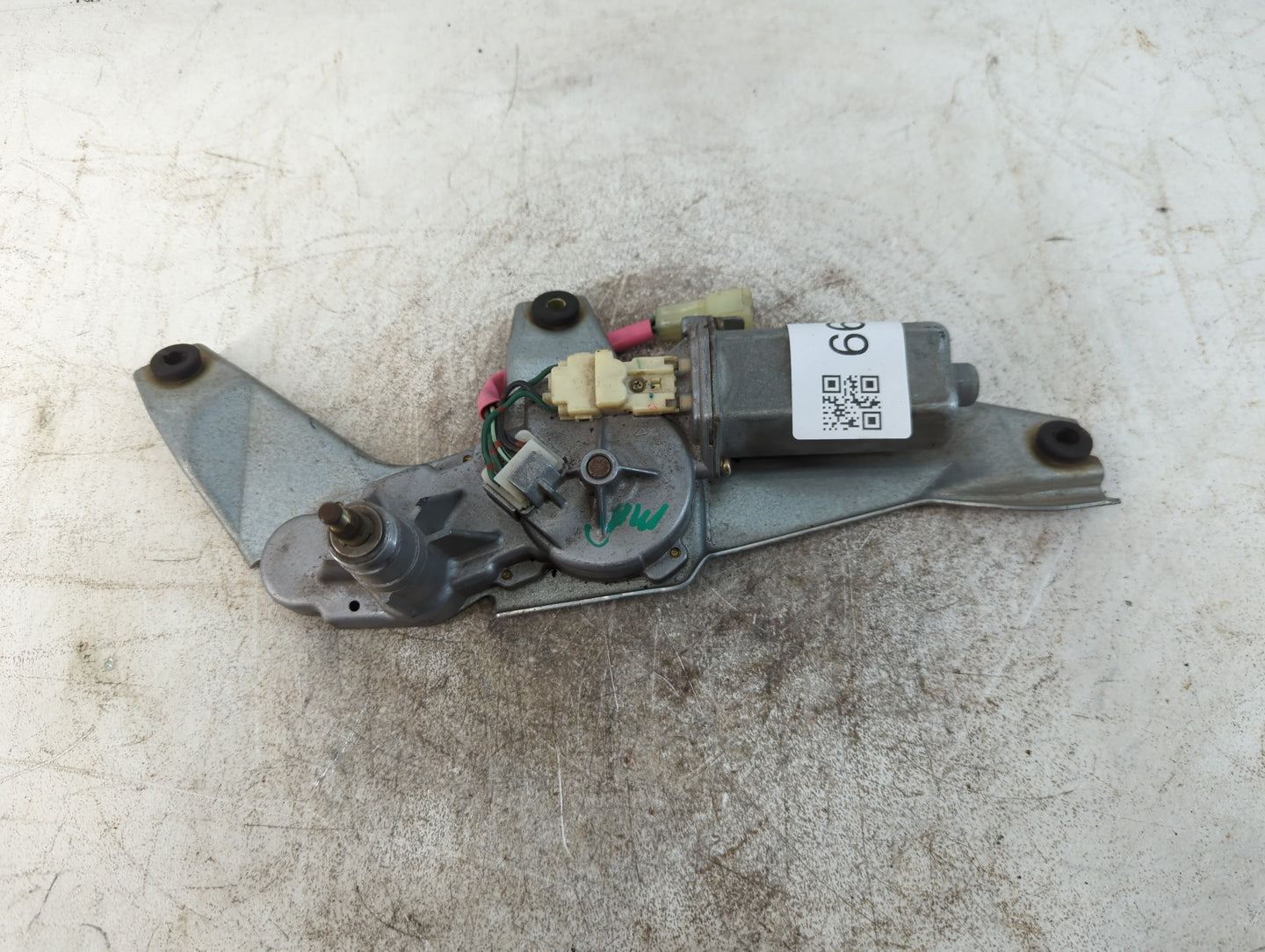 2004 Honda Pilot Rear Lid Wiper Motor P/N:34965-581 Fits OEM Used Auto Parts - Oemusedautoparts1.com
