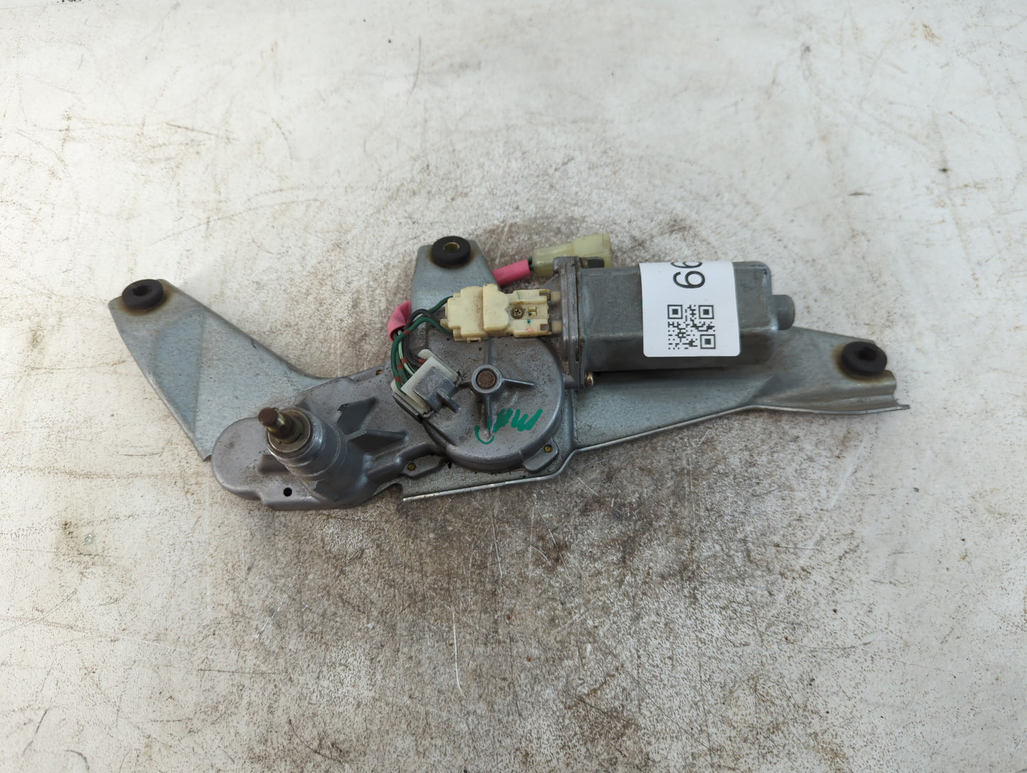 2004 Honda Pilot Rear Lid Wiper Motor P/N:34965-581 Fits OEM Used Auto Parts - Oemusedautoparts1.com