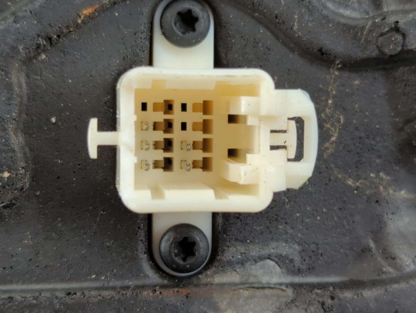 2003-2008 Honda Pilot Driver Left Side View Manual Door Mirror Silver - Oemusedautoparts1.com