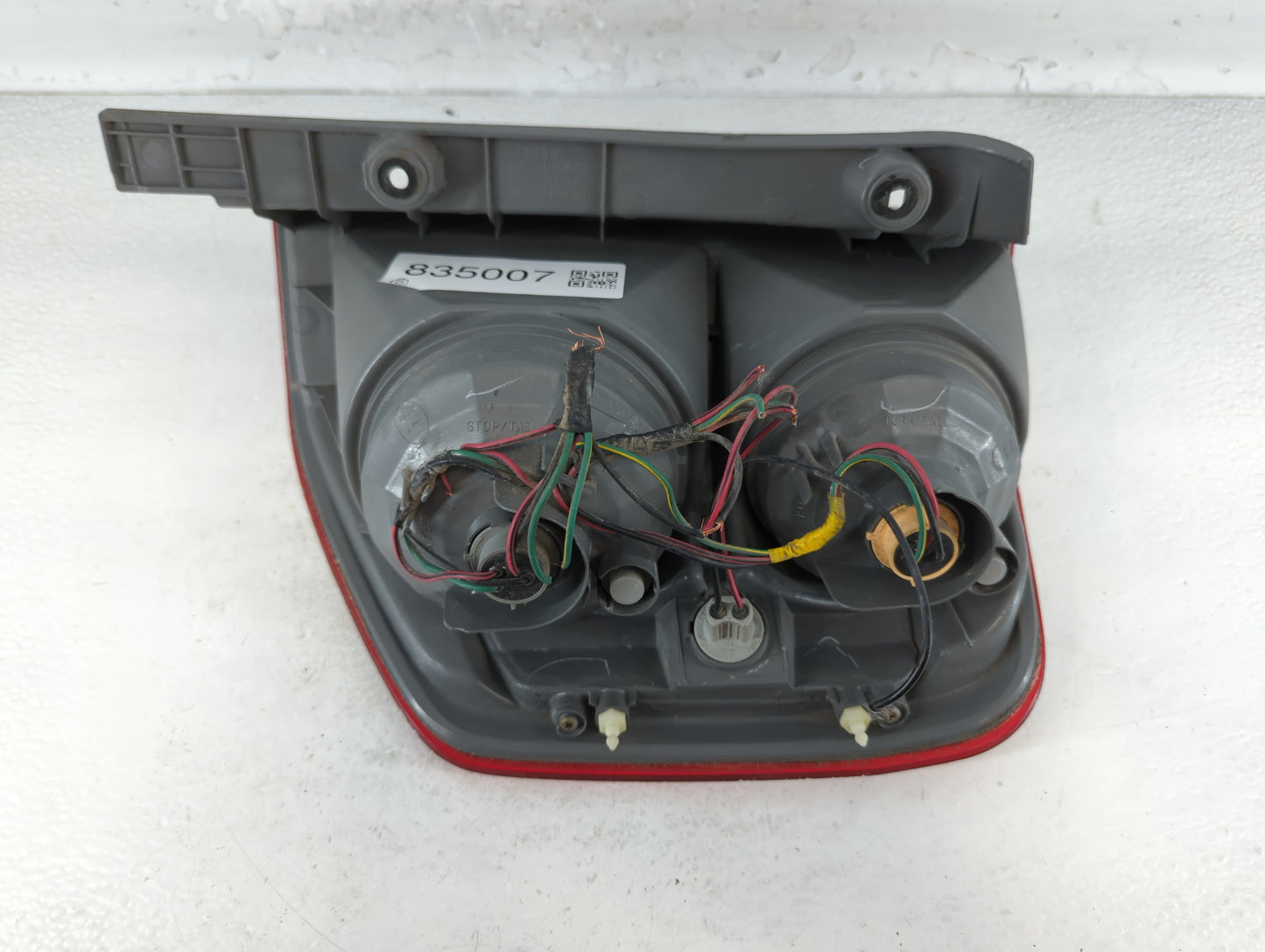 2003-2005 Honda Pilot Tail Light Assembly Driver Left OEM Fits Fits 2003 2004 2005 OEM Used Auto Parts - Oemusedautoparts1.c
