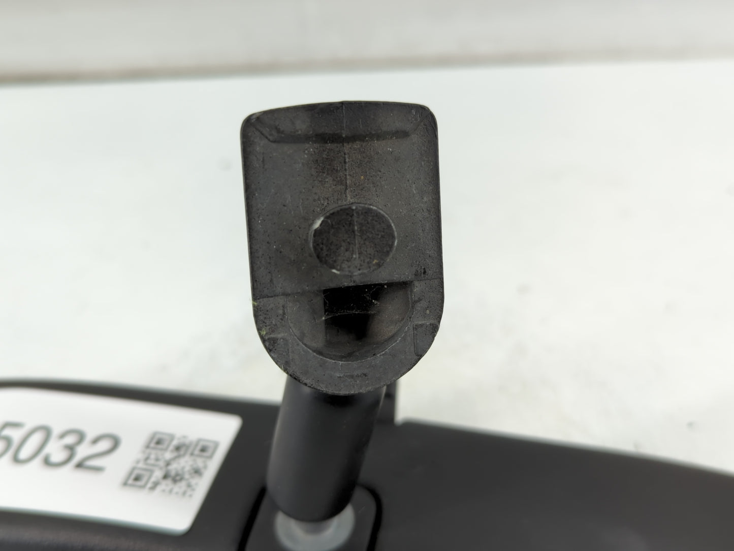 2003-2008 Honda Pilot Interior Rear View Mirror Replacement OEM P/N:E10110110 Fits OEM Used Auto Parts - Oemusedautoparts1.c