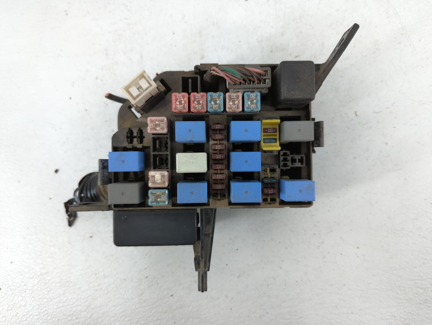 2000-2006 Hyundai Accent Fusebox Fuse Box Panel Relay Module P/N:91205 25061 Fits Fits 2000 2001 2002 2003 2004 2005 2006 OE