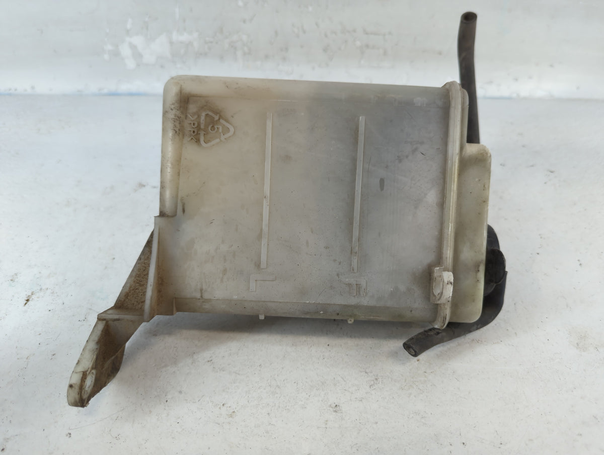 2000-2005 Hyundai Accent Radiator Coolant Overflow Expansion Tank Bottle 818467 - Oemusedautoparts1.com