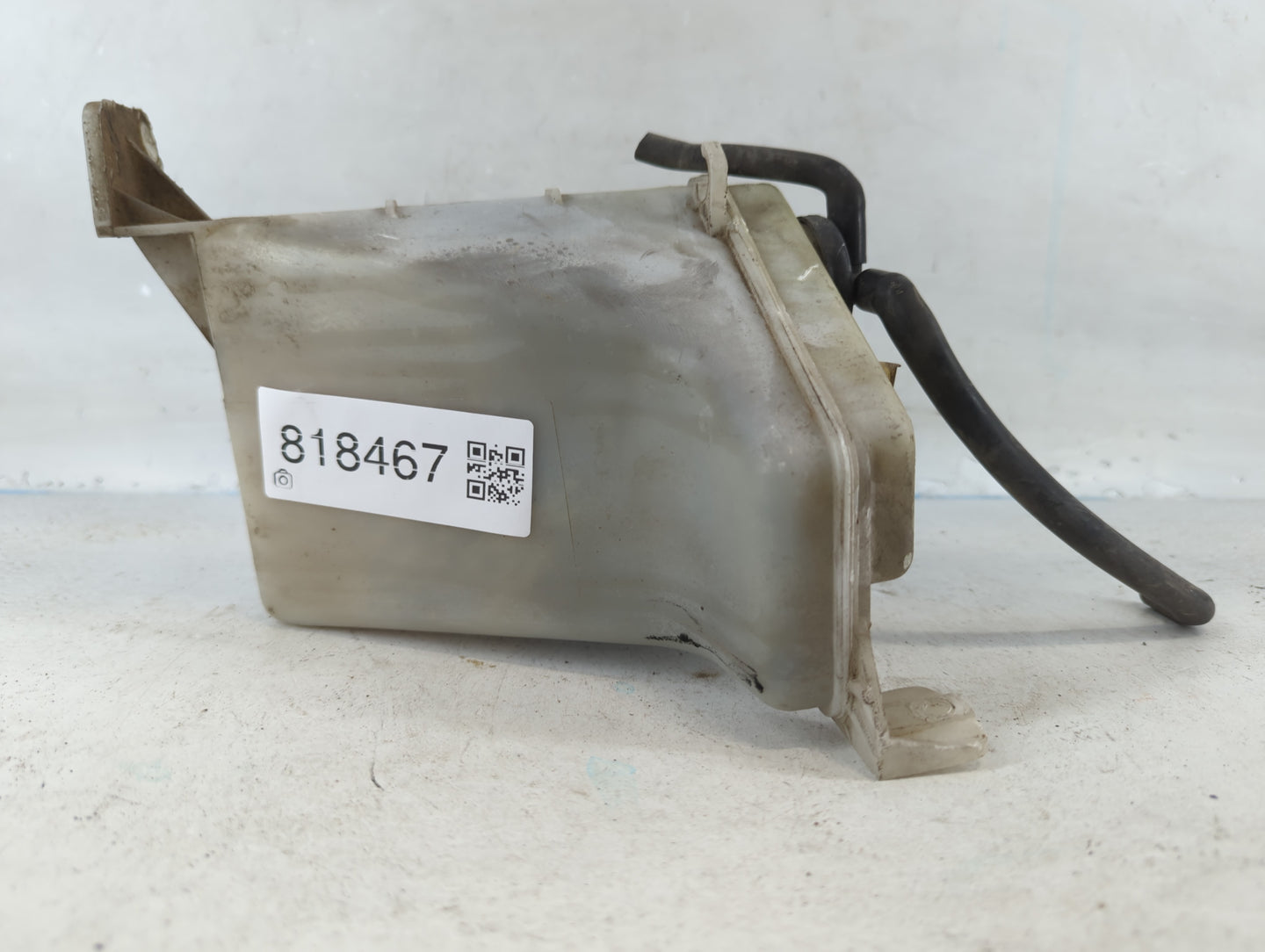2000-2005 Hyundai Accent Radiator Coolant Overflow Expansion Tank Bottle 818467 - Oemusedautoparts1.com