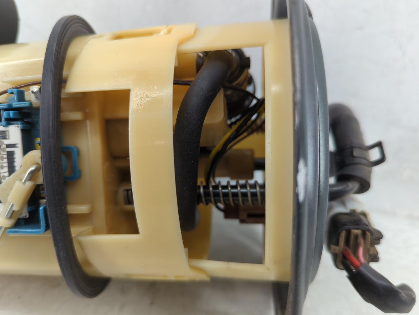 2004-2006 Hyundai Elantra Electrical Gas Fuel Pump Assembly - Oemusedautoparts1.com