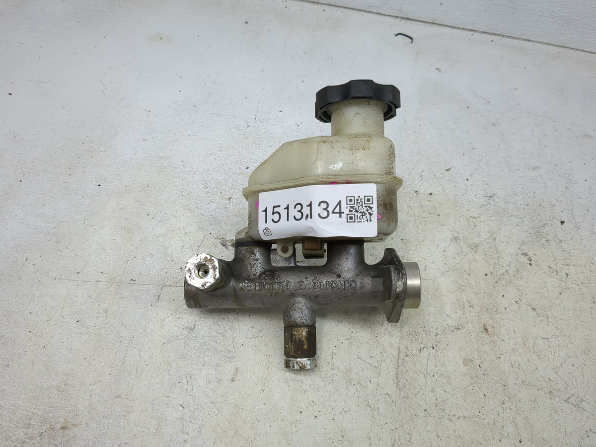 2004-2006 Hyundai Elantra Brake Master Cylinder 1513134 - Oemusedautoparts1.com