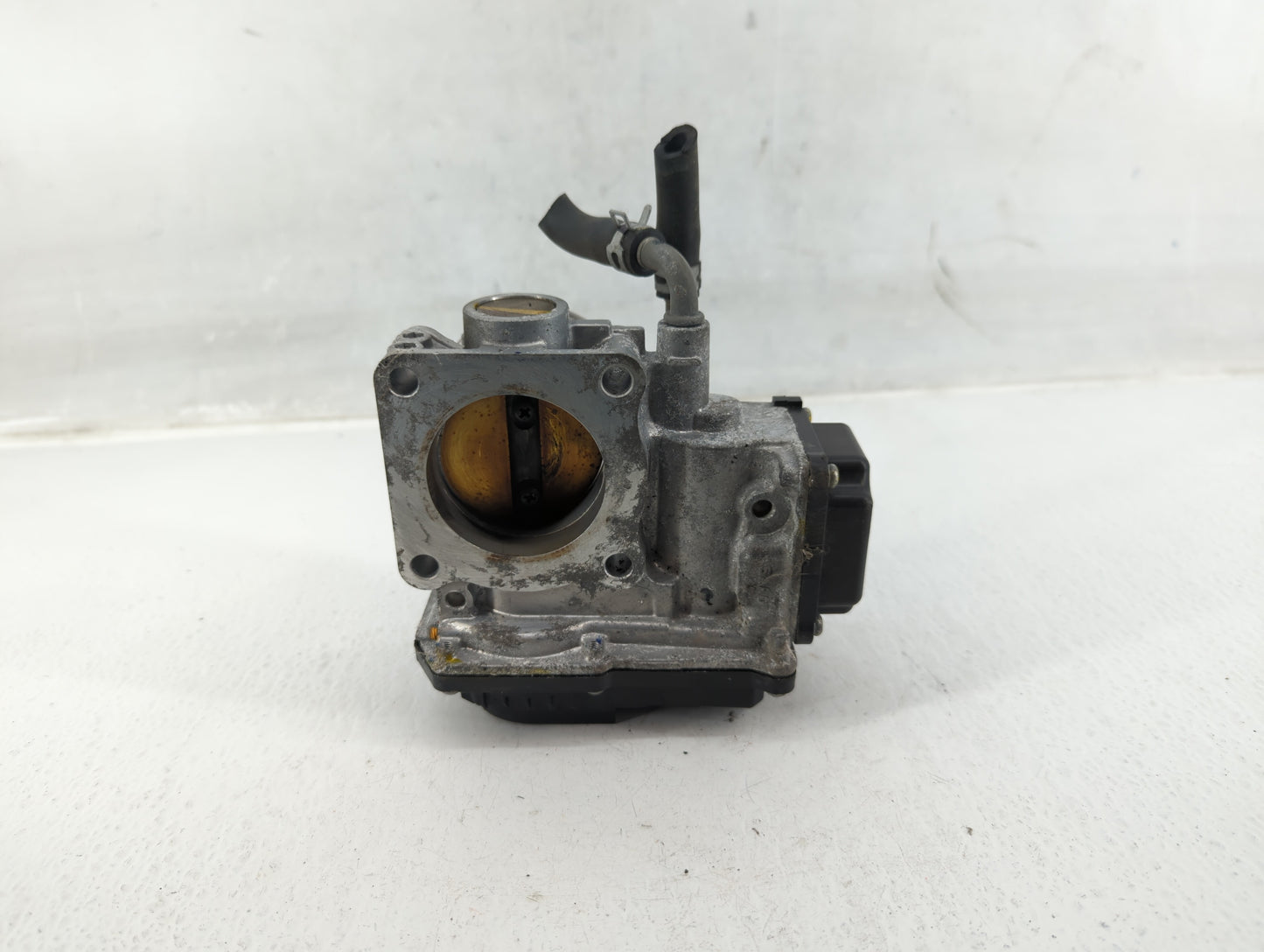 2003-2006 Hyundai Elantra Throttle Body P/N:M22859251556 Fits Fits 2003 2004 2005 2006 2007 2008 2009 2010 OEM Used Auto Par