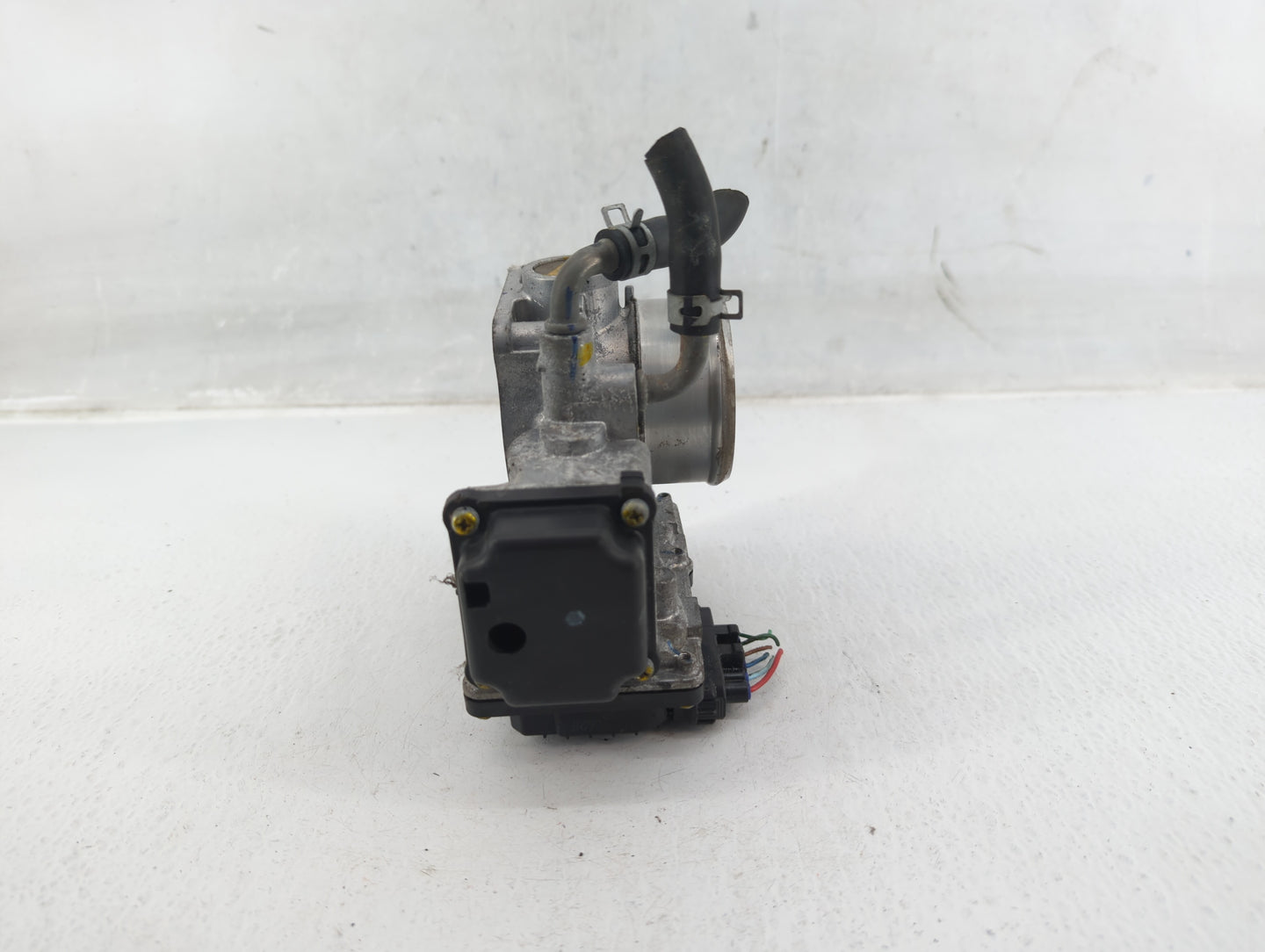 2003-2006 Hyundai Elantra Throttle Body P/N:M22859251556 Fits Fits 2003 2004 2005 2006 2007 2008 2009 2010 OEM Used Auto Par