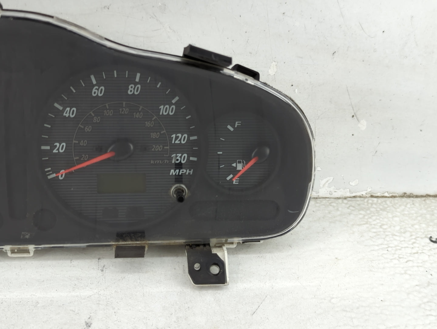 2003-2004 Hyundai Santa Fe Instrument Cluster Speedometer Gauges P/N:94001-26170 Miles: Fits Fits 2003 2004 OEM Used Auto Pa