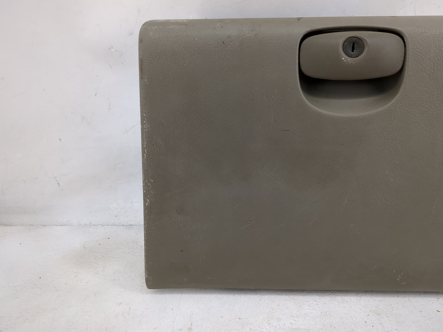2004 Hyundai Santa Fe Passenger Glove Box Door Storage Compartment Brown - Oemusedautoparts1.com