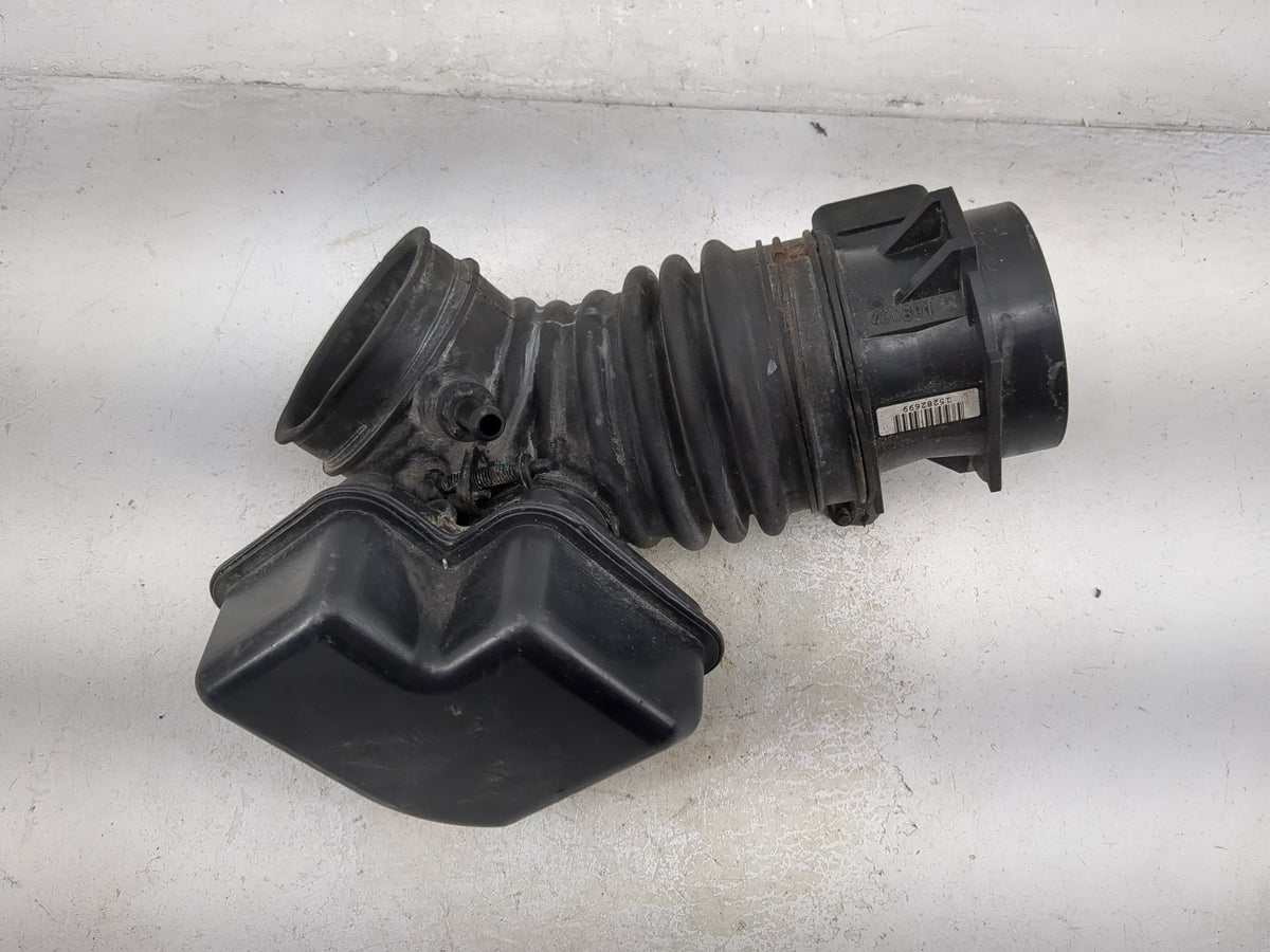 2001-2006 Hyundai Santa Fe Air Cleaner Intake-duct Hose Tube 1500623 - Oemusedautoparts1.com