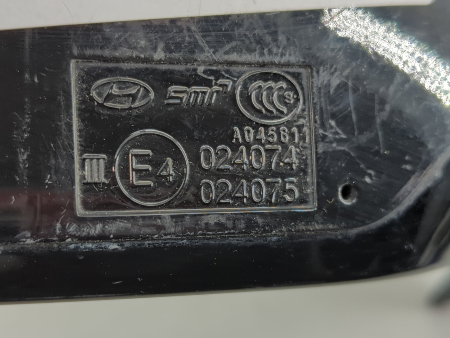 2001-2004 Hyundai Santa Fe Passenger Side View Mirror - Right Door Mirror OEM Used - Oemusedautoparts1.com