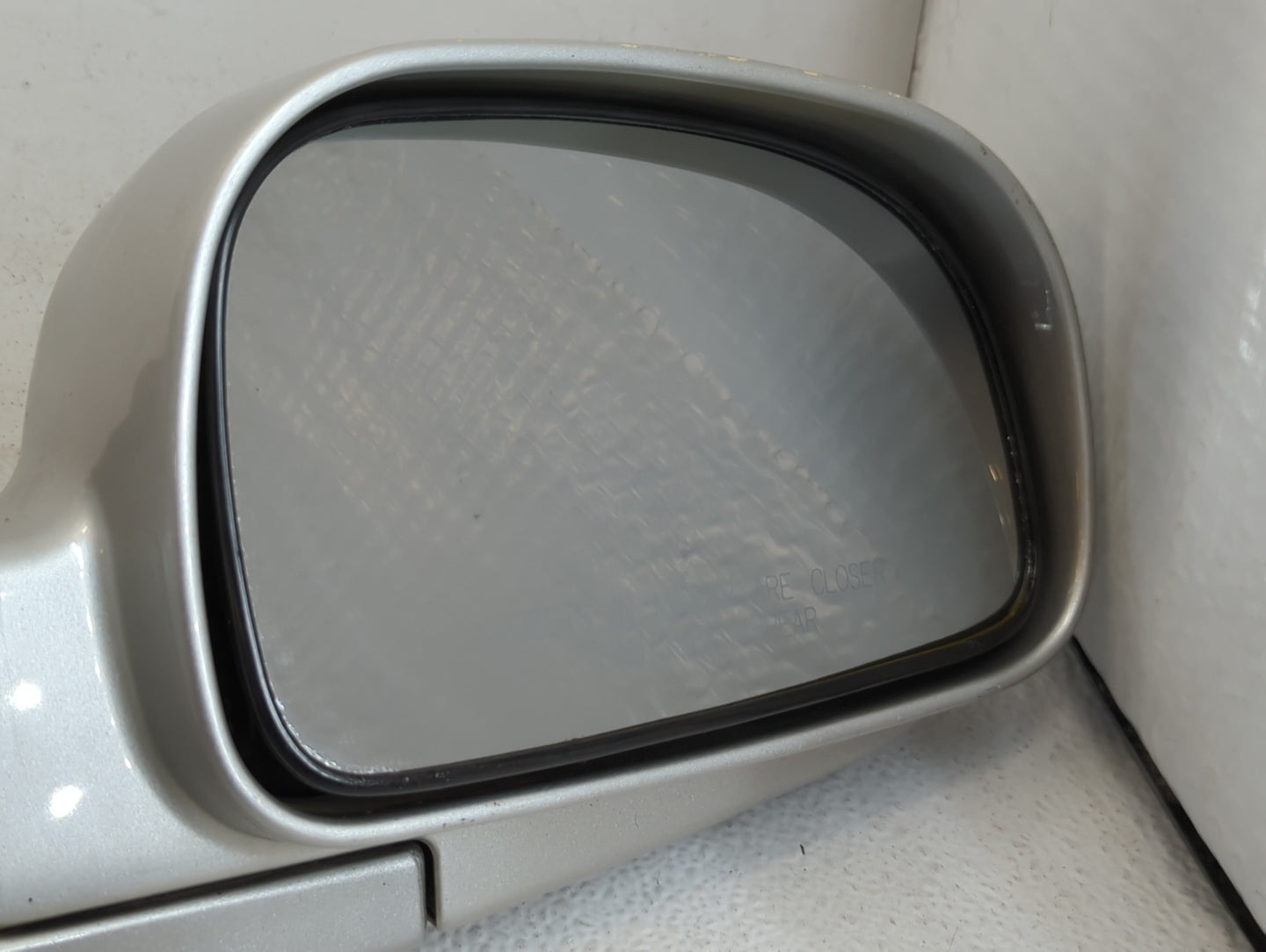 2001-2004 Hyundai Santa Fe Passenger Side View Mirror - Right Door Mirror OEM Used - Oemusedautoparts1.com