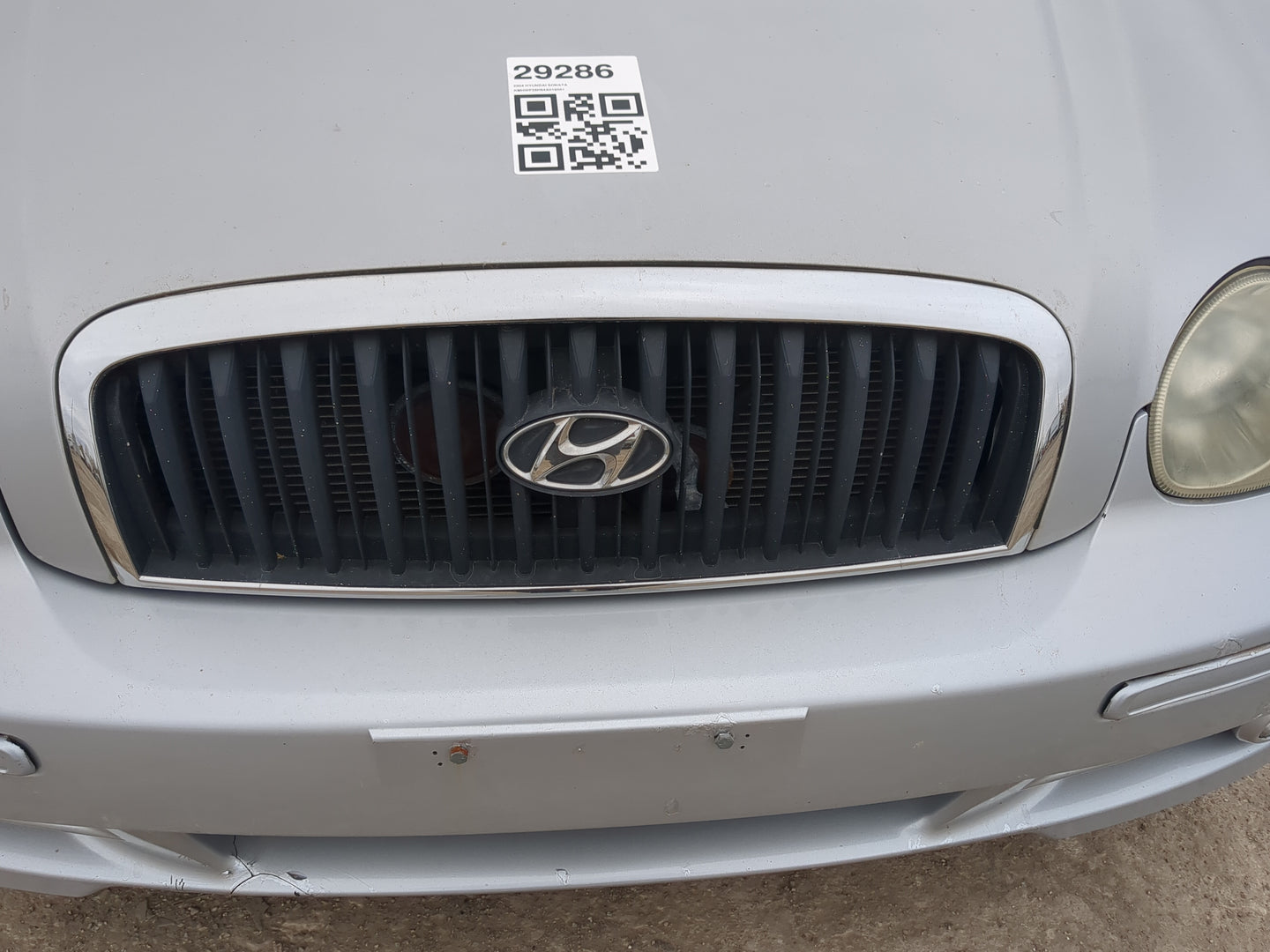 2002-2005 Hyundai Sonata Front Grille Bumper Not Included - Oemusedautoparts1.com