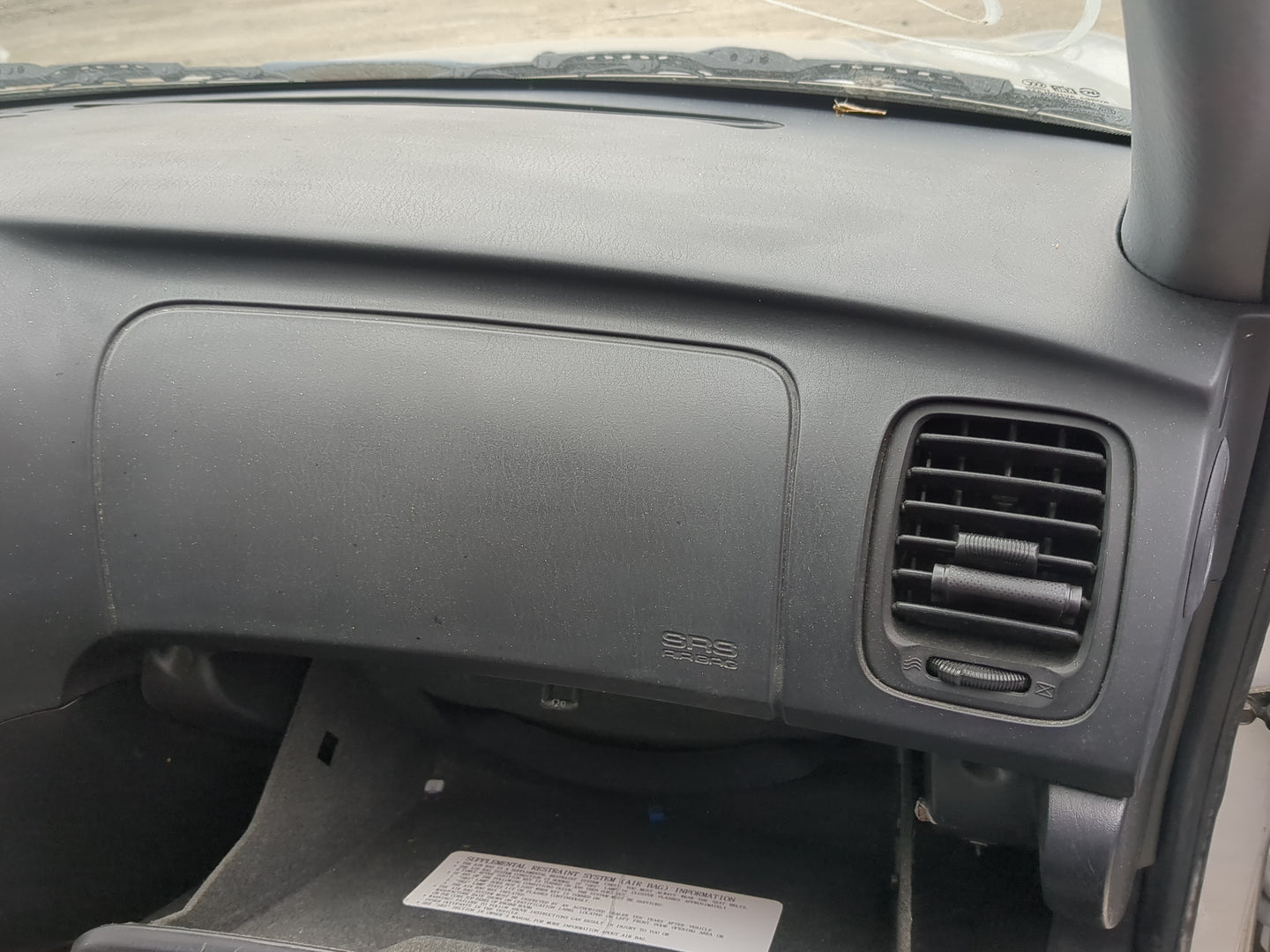 1999-2005 Hyundai Sonata Air Bag Passenger Right Dashboard OEM Fits Fits 1999 2000 2001 2002 2003 2004 2005 OEM Used Auto Pa