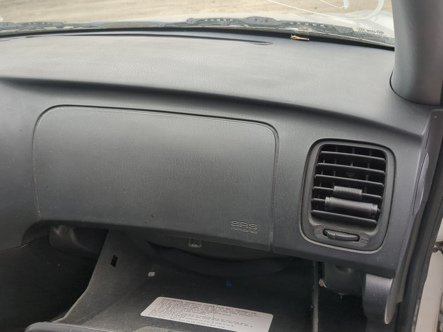 1999-2005 Hyundai Sonata Air Bag Passenger Right Dashboard OEM Fits Fits 1999 2000 2001 2002 2003 2004 2005 OEM Used Auto Pa