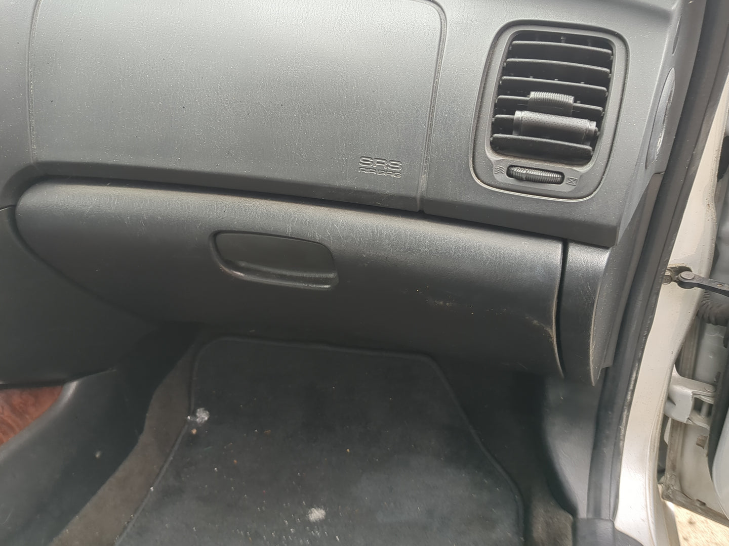 2004 Hyundai Sonata Passenger Glove Box Door Storage Compartment - Oemusedautoparts1.com