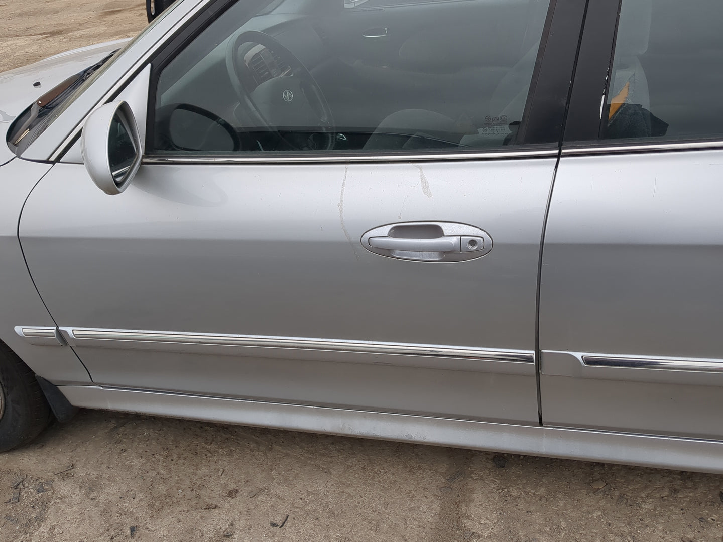 2002-2005 Hyundai Sonata Driver Front Door Oem - Oemusedautoparts1.com