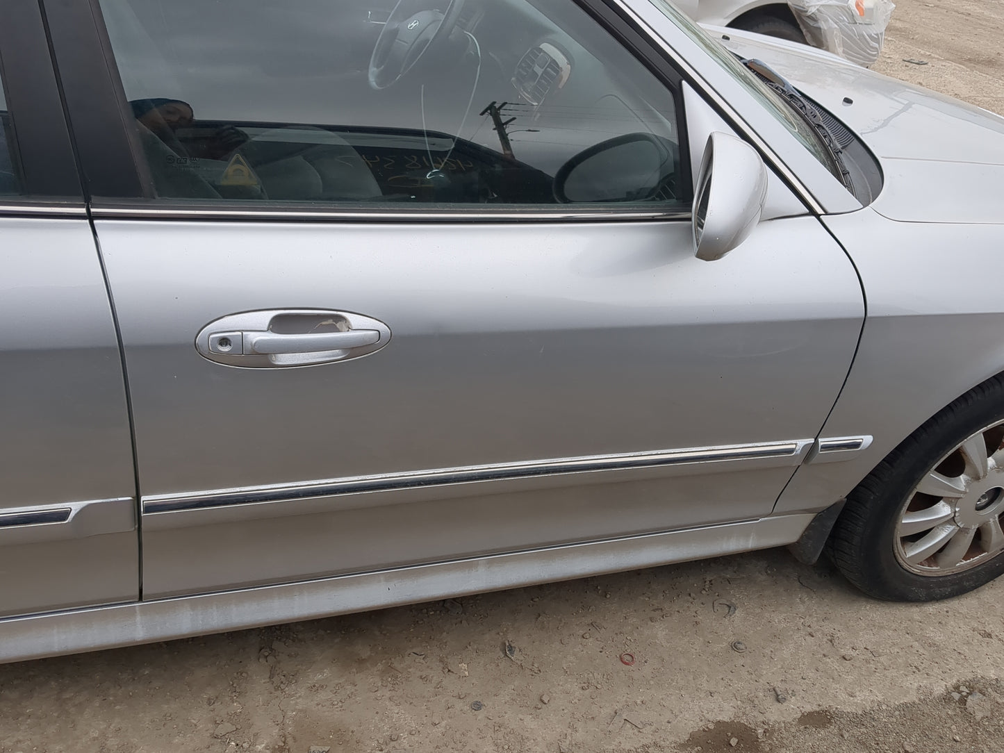 2002-2005 Hyundai Sonata Passenger Front Door Oem - Oemusedautoparts1.com
