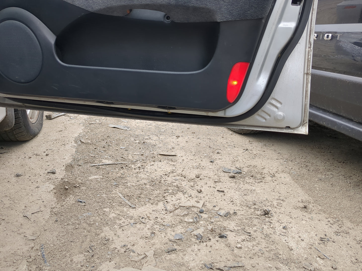 2002-2005 Hyundai Sonata Passenger Front Door Oem 1212028 - Oemusedautoparts1.com