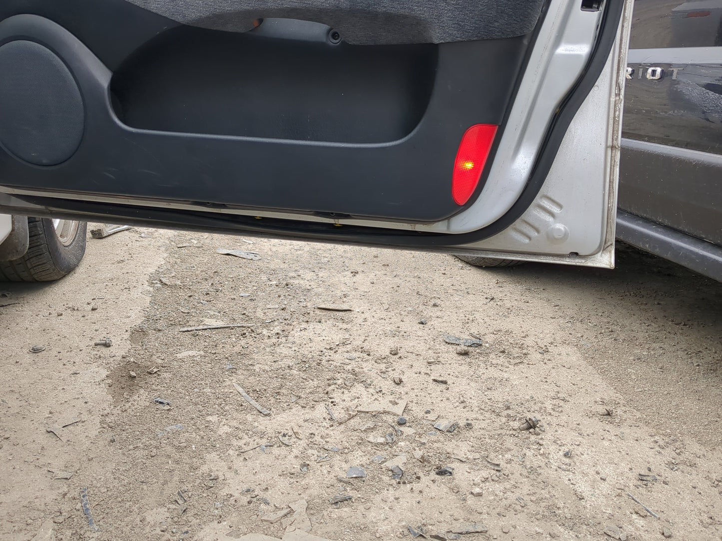 2002-2005 Hyundai Sonata Passenger Front Door Oem 1212028 - Oemusedautoparts1.com