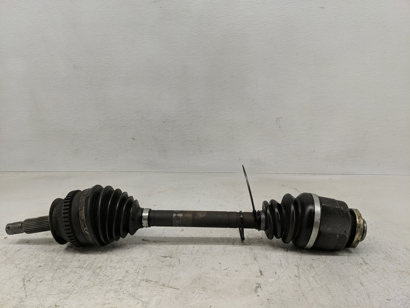 2003-2005 Hyundai Sonata Axle Shaft Front Driver Cv C/v - Oemusedautoparts1.com