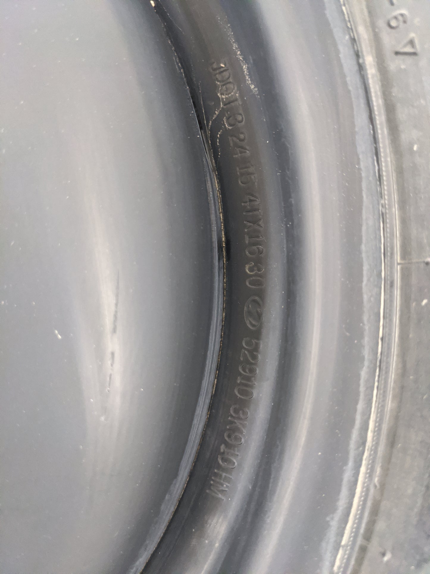 2004 Hyundai Tucson Spare Donut Tire Wheel Rim Oem 1420797 - Oemusedautoparts1.com