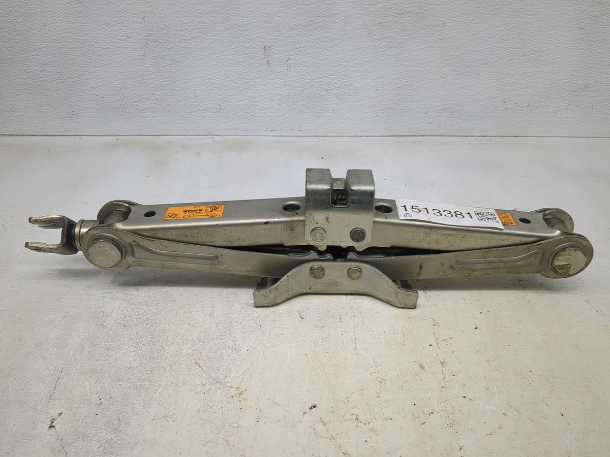 2004 Infiniti Fx Spare Scissor Car Jack - Oemusedautoparts1.com