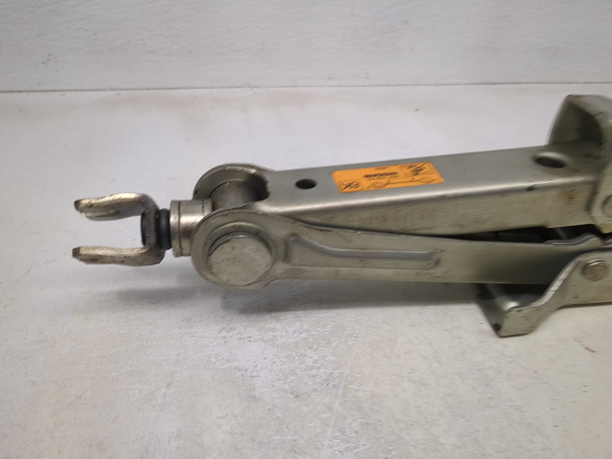 2004 Infiniti Fx Spare Scissor Car Jack - Oemusedautoparts1.com