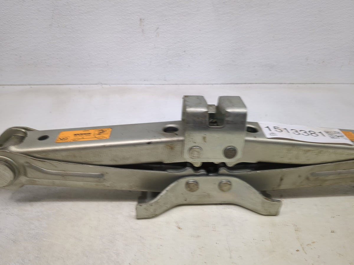 2004 Infiniti Fx Spare Scissor Car Jack - Oemusedautoparts1.com