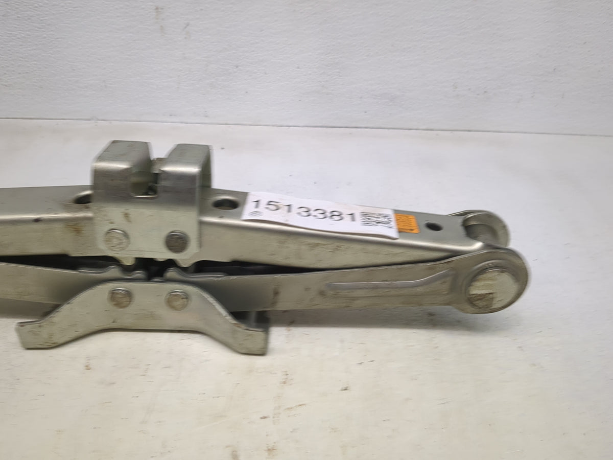 2004 Infiniti Fx Spare Scissor Car Jack - Oemusedautoparts1.com