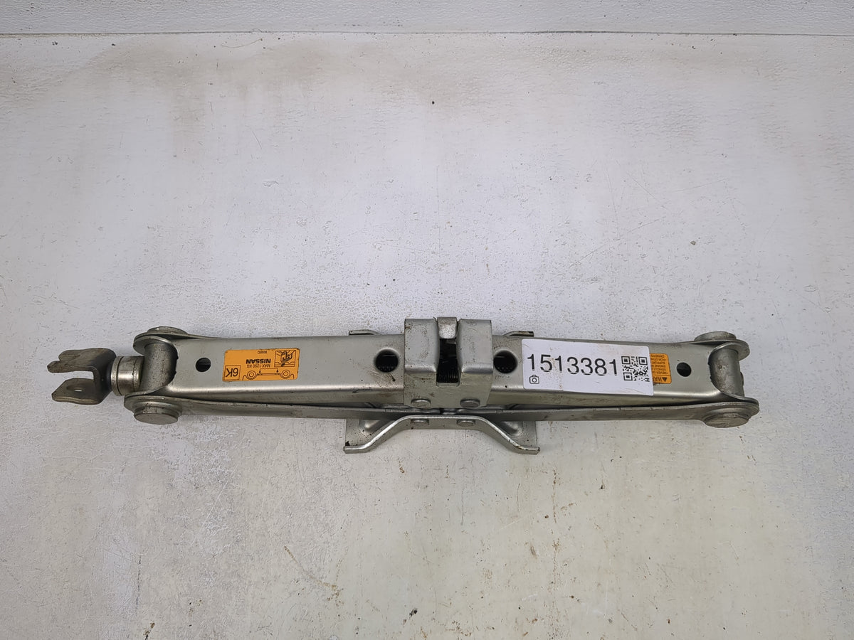 2004 Infiniti Fx Spare Scissor Car Jack - Oemusedautoparts1.com