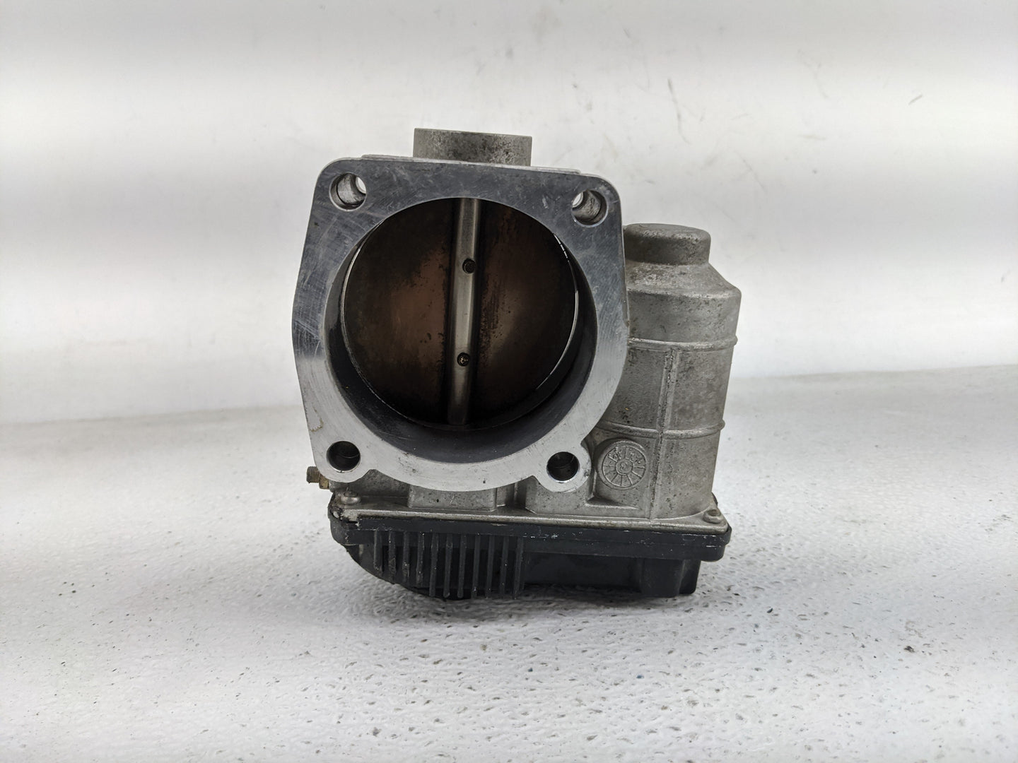 2003-2005 Infiniti Fx35 Throttle Body P/N:SERA576-01 Fits Fits 2002 2003 2004 2005 2006 OEM Used Auto Parts - Oemusedautopar