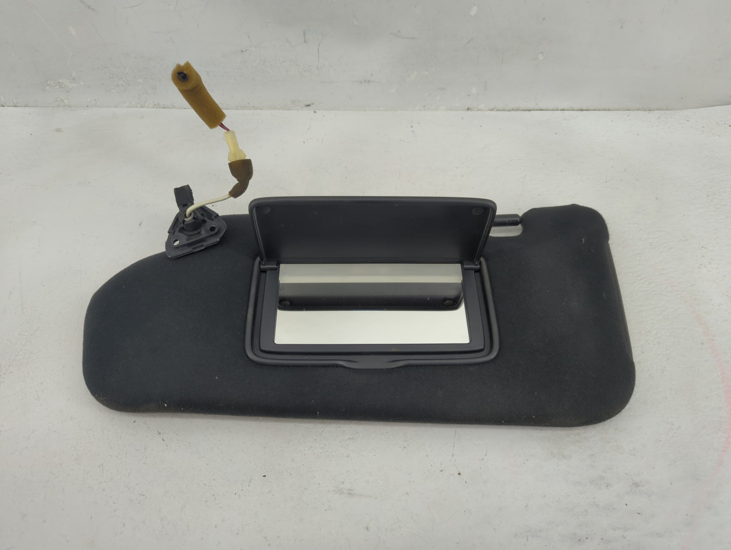 2004-2005 Infiniti Fx35 Sun Visor Shade Replacement Passenger Right Mirror Fits Fits 2004 2005 OEM Used Auto Parts - Oemused